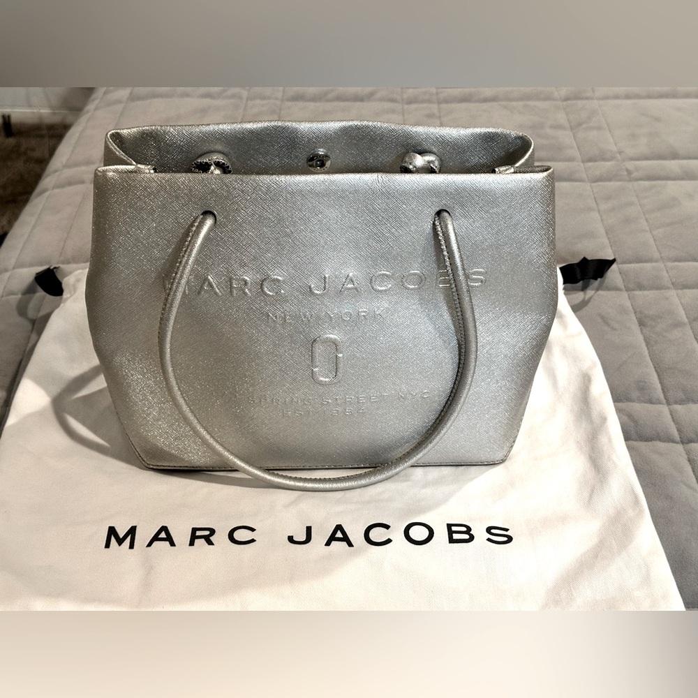Marc Jacobs Logo East/West Tote